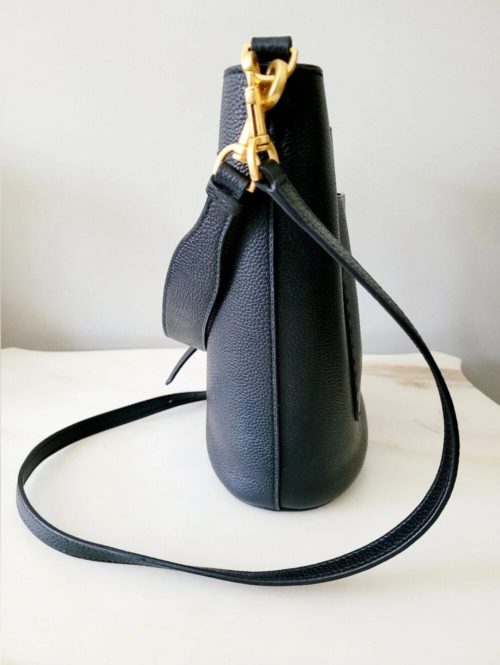 Tory Burch McGraw Black Pebbled Leather Bucket Crossbody/Shoulder Bag